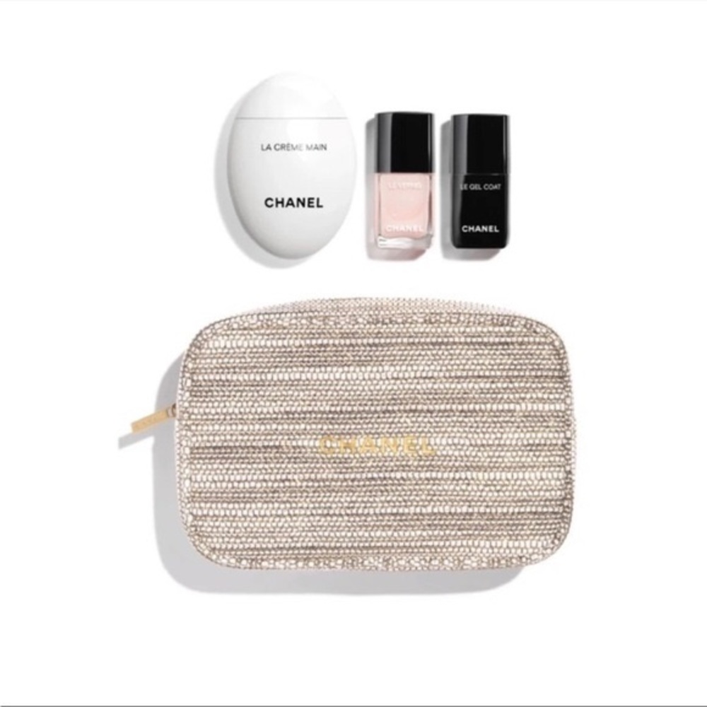 CHANEL Holiday Gift Set STAY POLISHED Manicure Set